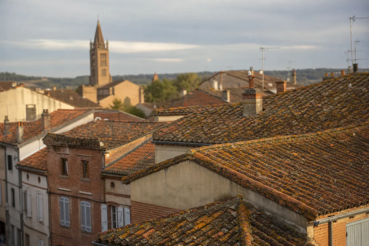 Couvreur à Muret : tarifs, tuiles et artisans du sud toulousain